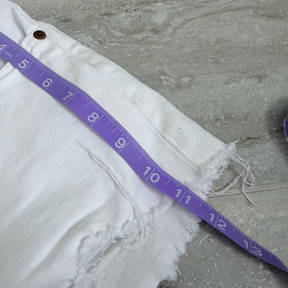 Levi’s 501 White High Rise Cutoff Shorts Raw Hem Button Fly W25 - Picture 13 of 13